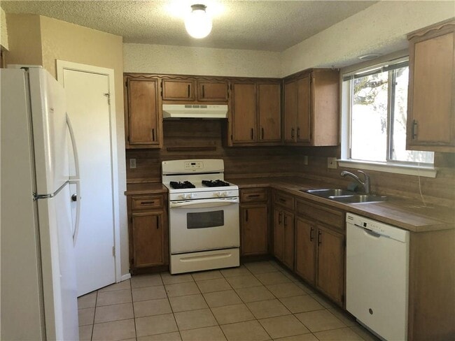 Photo - 6211 Sunkist Ln