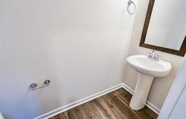Photo - Spacious 3/2 Available Now!