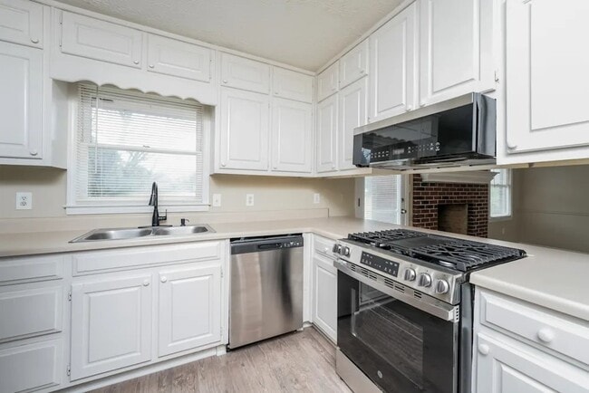 Photo - 344 Willowwind Dr