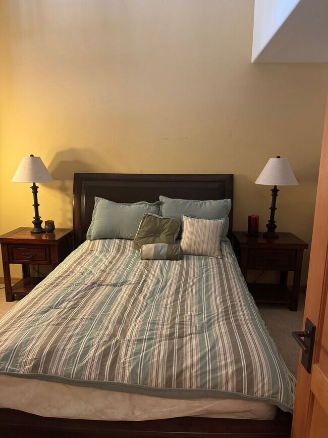 Photo - Luxury Fully Furnished 4BD/4BA Mountain Retreat with Hot Tub & Garage – Woodwinds #34, Mammoth Lakes