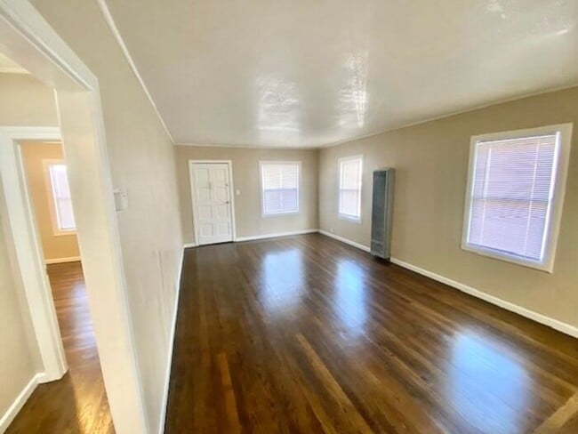Photo - Beautifully Updated 2 Bed 1 Bath unit in R...