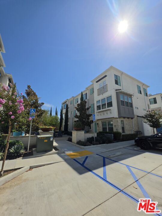 Photo - 306 S Derek Ln