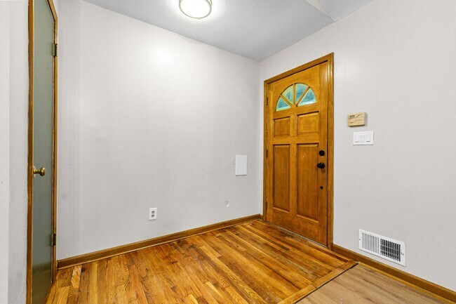 Photo - Fully Renovated Three Bedroom in the heart of Stockbridge!