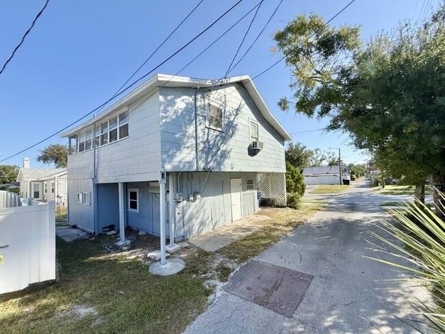 Photo - 501 53rd St S