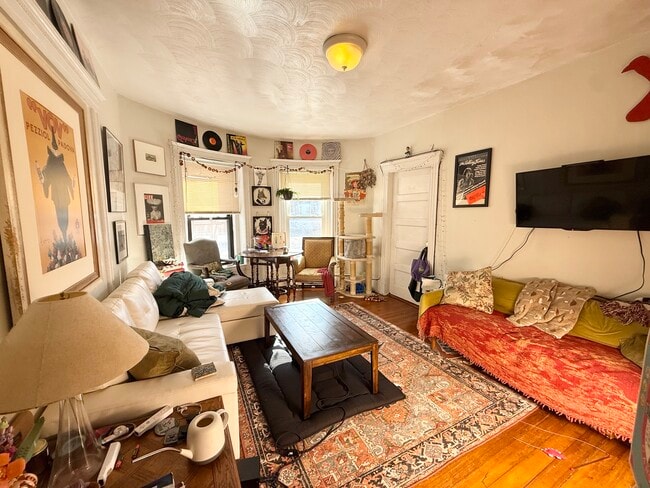 Building Photo - 60 Empire St