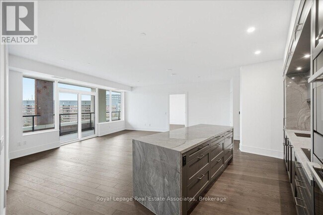 Photo - 259 The Kingsway Unité 725