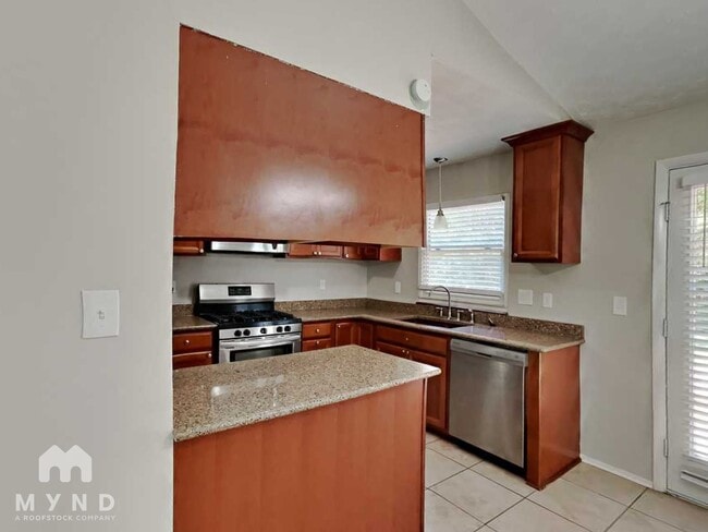 Photo - 429 Sherwood Cir