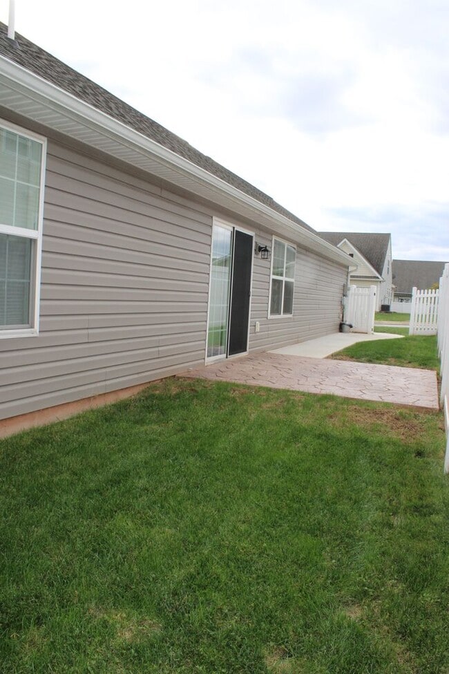 Photo - Single Floor Ranchette