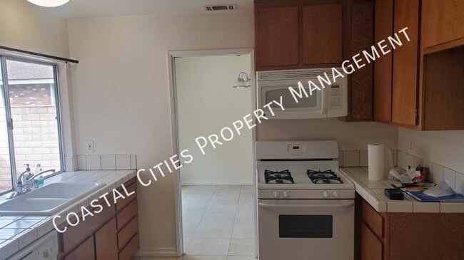 Photo - 1696 Carmel Cir E
