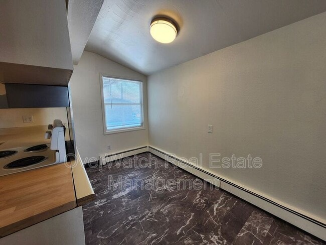 Photo - 3925 E 9th Ave Unit 4