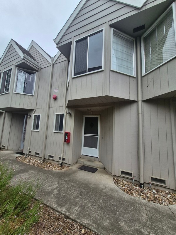 Building Photo - 523 Prince Ave Unit B