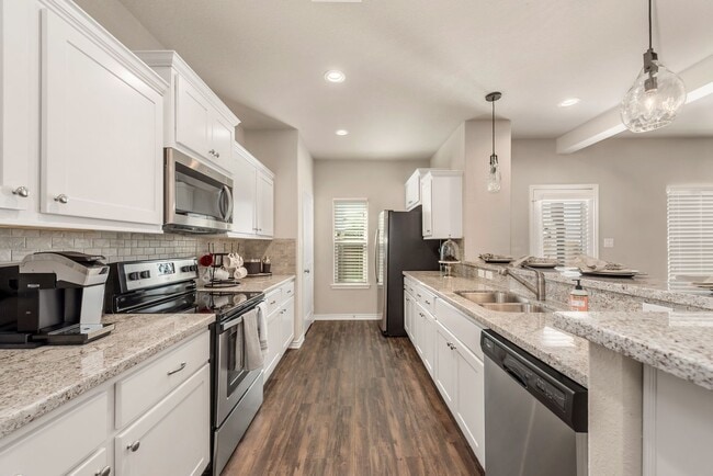 Photo - August Pre-Lease!! 4/4.5 in Pershing Point!