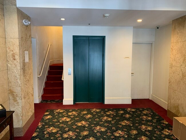 Photo - 644 Beacon St Unidad 602