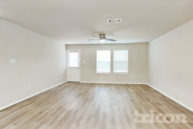 Photo - 9727 Marbach Hl