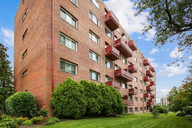 Photo - 1830 Columbia Pike Unit 209