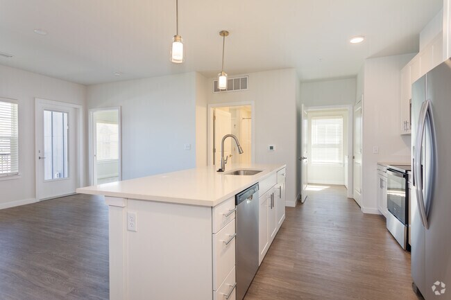 A2 1BR, 1BA - 774SF - Emblem Gateway