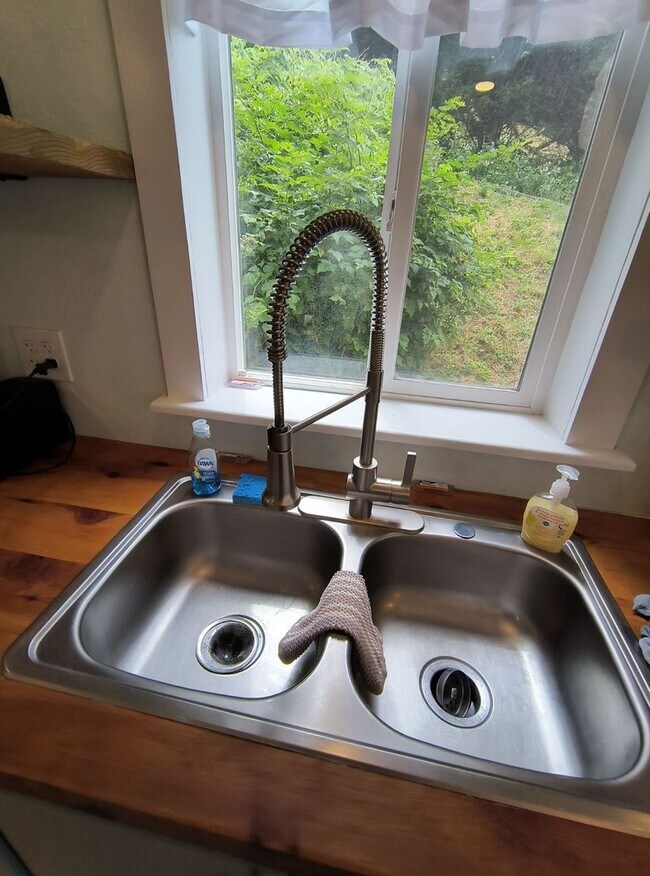 Photo - 16751 Salmonberry Rd