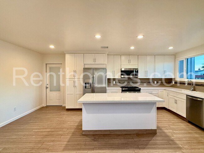 Photo - 5034 Baxter St