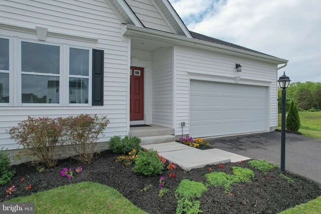 Photo - 79 Spatterdock Rd