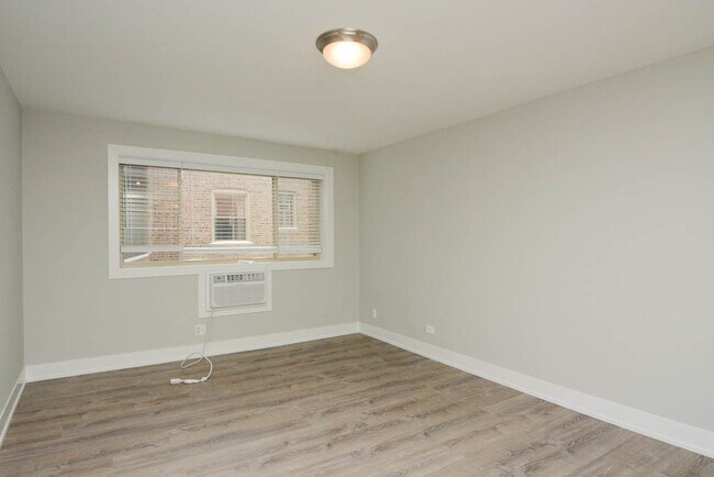 447 W Surf St Unit 024