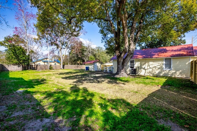 Photo - 541 New Berlin Rd