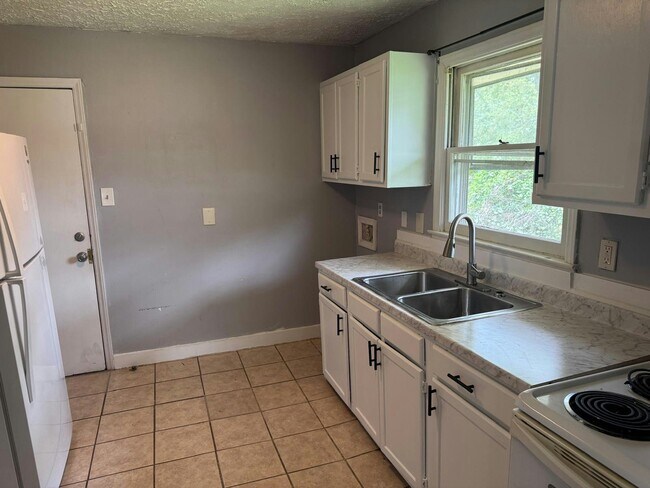 Photo - 1902 Ryan St