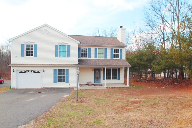 Building Photo - Lovely 4BD / 2 Bath High Ranch Rental