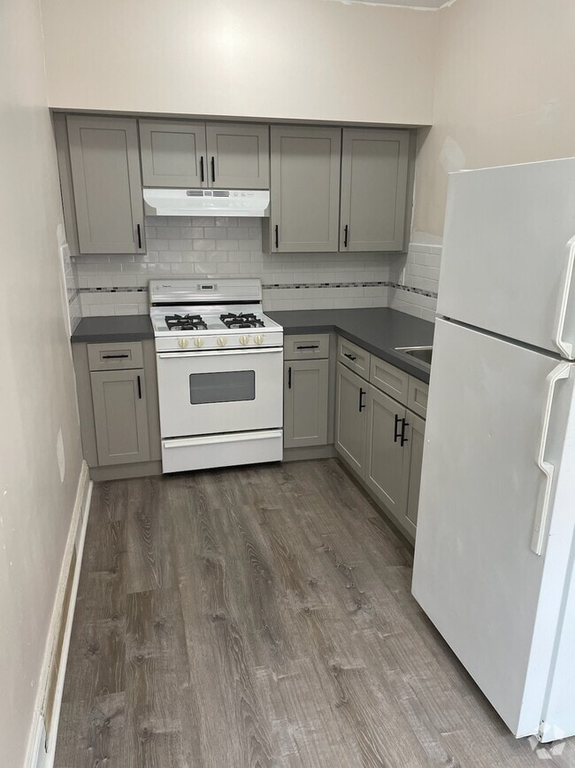 Building Photo - 4 Chiswick Rd Unit 24 Rental