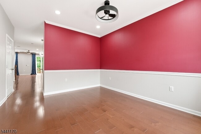 Photo - 105 Pearce Ln