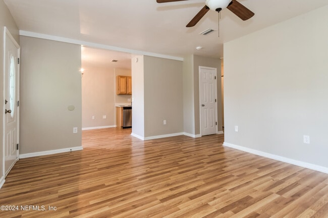 Photo - 618 W Oliver St