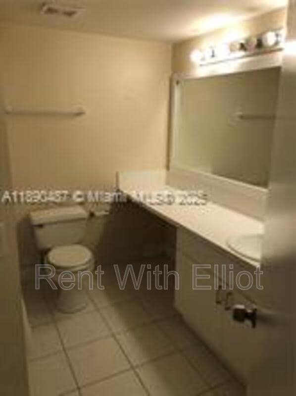 Photo - 470 S Park Rd