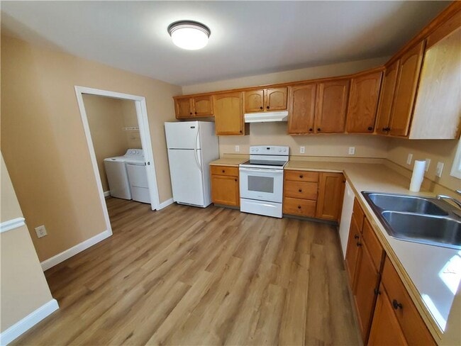 Building Photo - 35 Mapleville Main