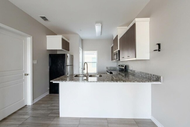 Photo - 5601 Cuenca Dr Unit G