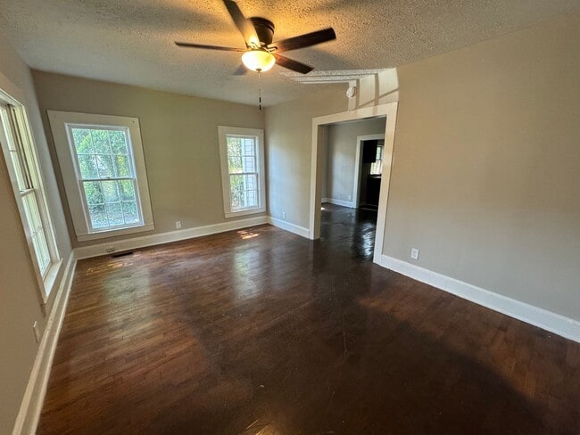 Photo - 3 Bedrooms, 1 Bathroom - Home in North Rome!