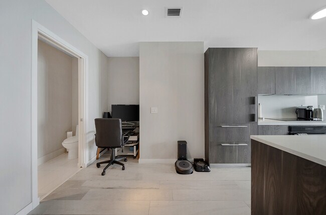 Photo - 480 NE 31st Unit 1402