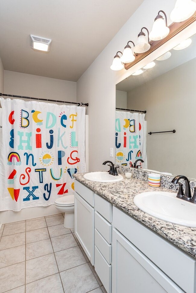 Photo - 4 Bedroom 2.5 Bath in Victoria Meadows