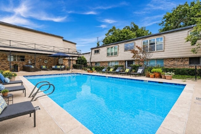 7931 Royal Ln Unit 215G