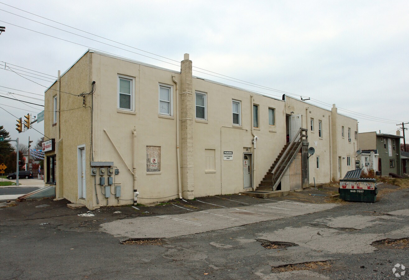 Photo - 802 Bristol Pike