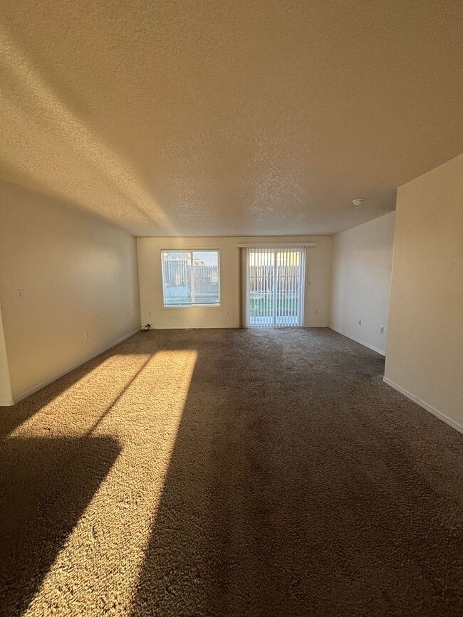 Photo - 3 Bed 2 Bath Home in Sage Point Area!