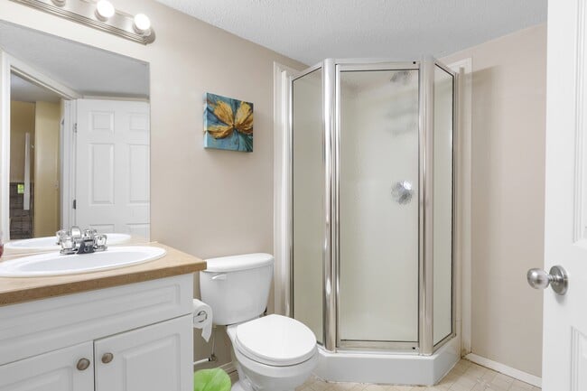 Photo - 10150-10150 121 Ave