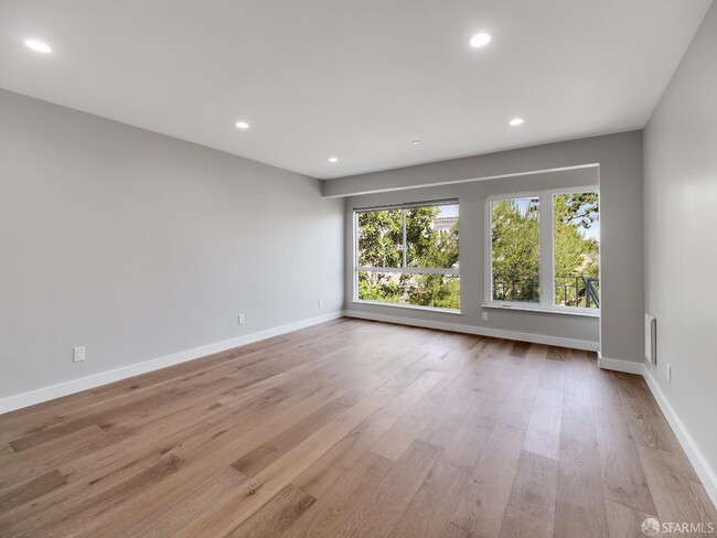 Building Photo - 1856 Pacific Ave Rental