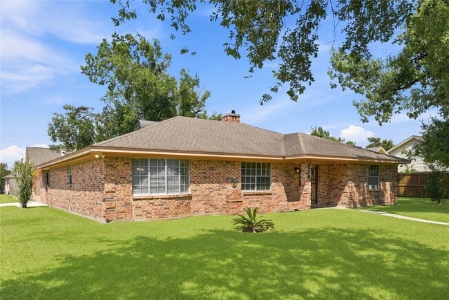 Photo - 339 Connaught Way