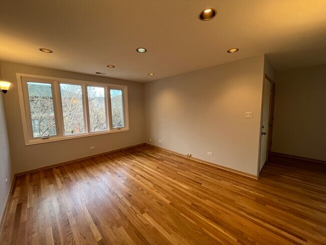 449 W 37th St Unit 2