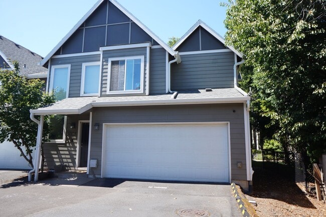 Building Photo - Beautiful Beaverton Townhouse
