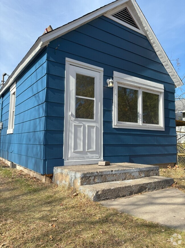 Building Photo - 305 20th St N Rental