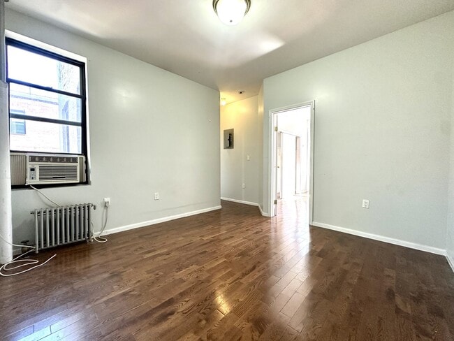 Building Photo - 2254 5th Ave Rental
