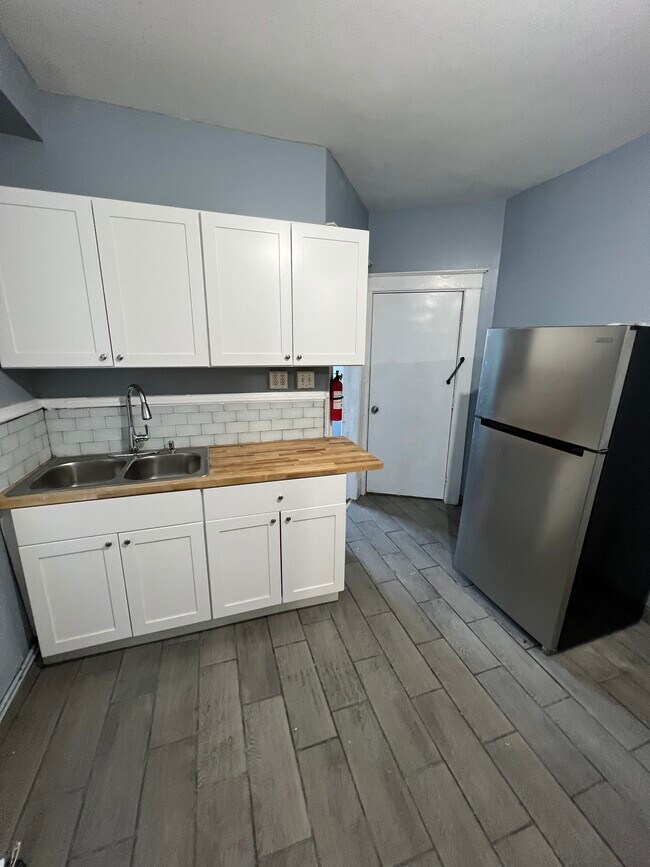 Photo - 546 Main St Unit 2