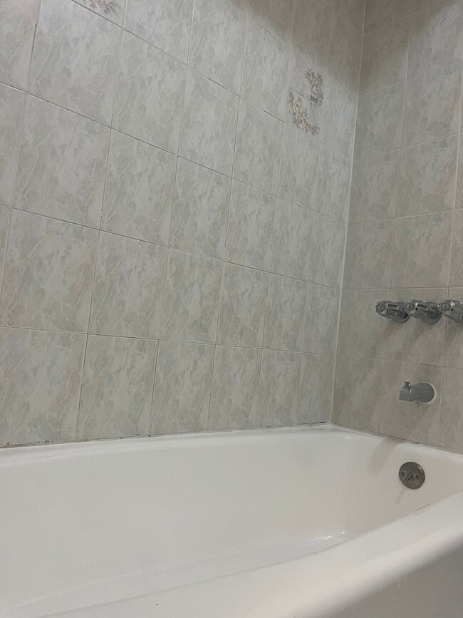 Photo - 93 W 33rd St Unit C6