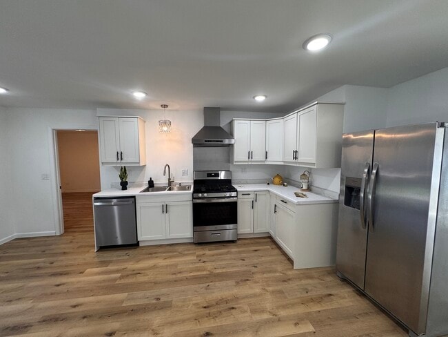 1311 Loral Ave