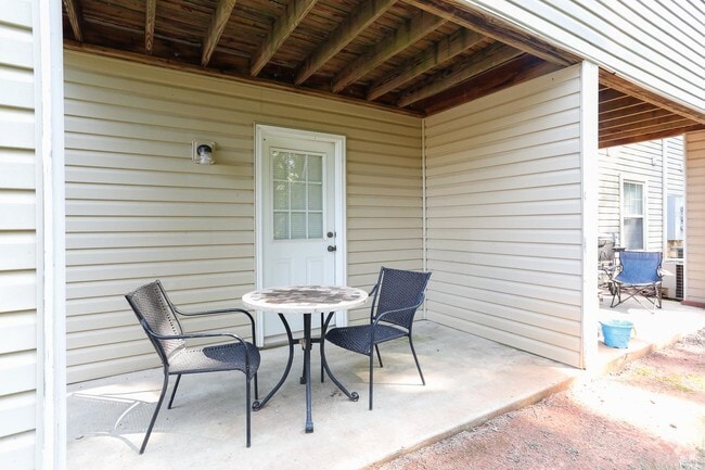 patio - NOVA Lake Norman